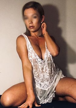 Cute Vip Escorts Service In Five Star Hotel Aerocity