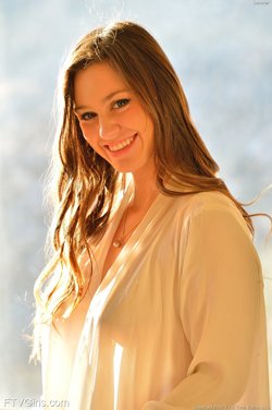 Tall Female Escorts Service In Aerocity